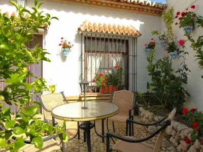 Jardín al aire libre en Countryside Cottage with Pool