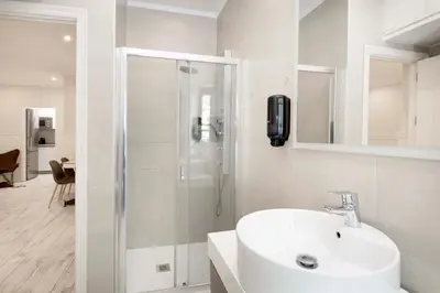 Un baño de Apartamentos Recaredo 7