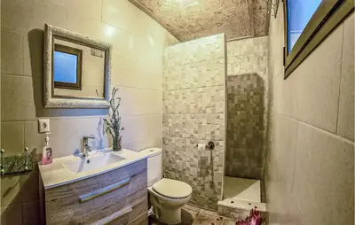 Plano de Lovely Home In Rute With Wifi