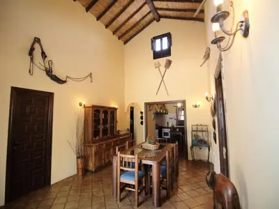Una televisión o centro de entretenimiento en Cottage in Antequera with Pool near El Torcal