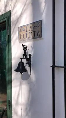 Certificado, premio, señal o documento que está expuesto en Vivienda Turística La Huerta