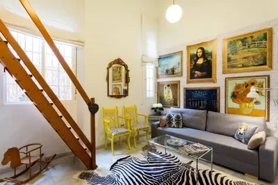 Zona de estar de PRETTY DUPLEX IN BOHEMIAN DISTRICT-CITY CENTER