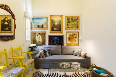 Zona de estar de PRETTY DUPLEX IN BOHEMIAN DISTRICT-CITY CENTER