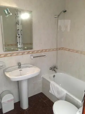 Un baño de Hostal Parapanda
