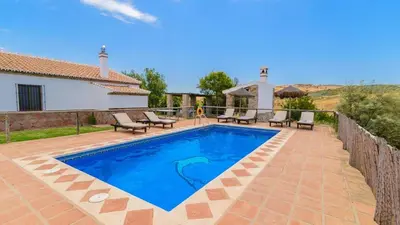Piscina en o cerca de Casa Rural El Guindo