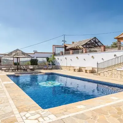 Stunning Home In Iznájar With Wifi