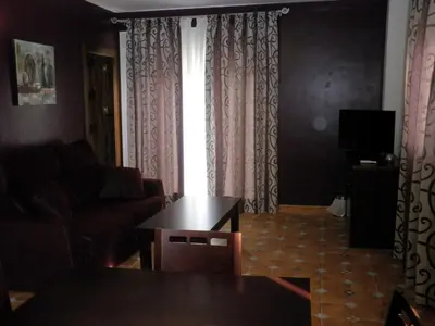 Una televisión o centro de entretenimiento en Alcaidia De Magina