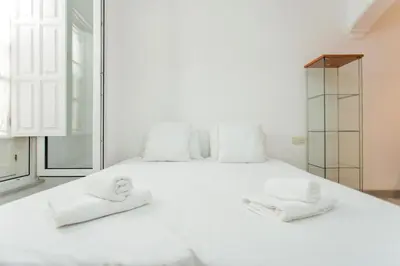Cama o camas de una habitación en Bright cozy- 1Bd 1Bth- La Alfalfa