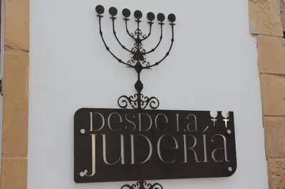 Certificado, premio, señal o documento que está expuesto en Hospedium DLJ Hostal Temático Desde La Judería