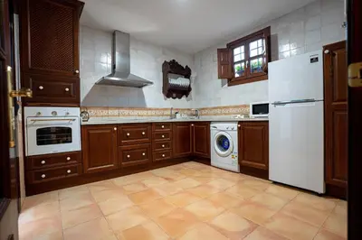 Una cocina o zona de cocina en Casa la Mezquita con parking gratis