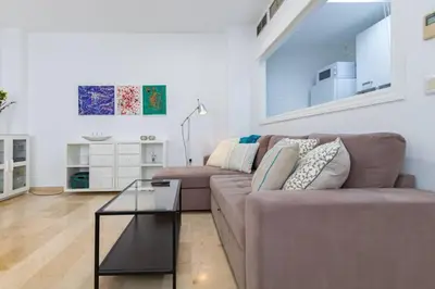 Zona de estar de San Clemente Central Suite by Valcambre