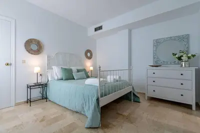 Cama o camas de una habitación en San Clemente Central Suite by Valcambre