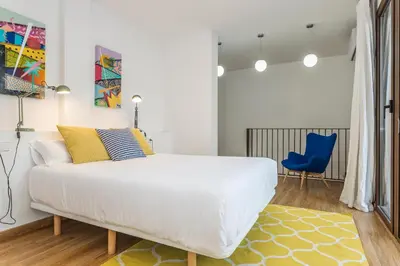 Cama o camas de una habitación en Pop Art, Dúplex coqueto en el corazón de Sevilla