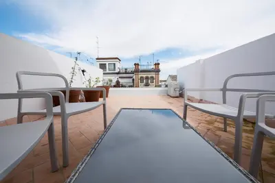 Un balcón o terraza de Pop Art Feria luminoso dúplex con terraza privada