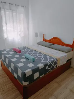 Cama o camas de una habitación en 8 mins walk to Train Station Low Cost Youth Hostel