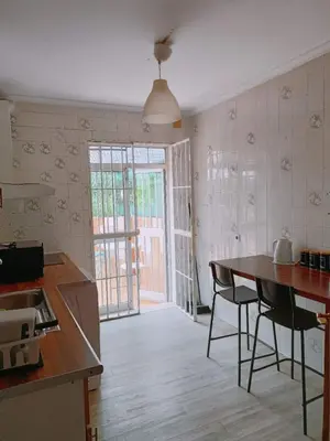 Plano de 8 mins walk to Train Station Low Cost Youth Hostel