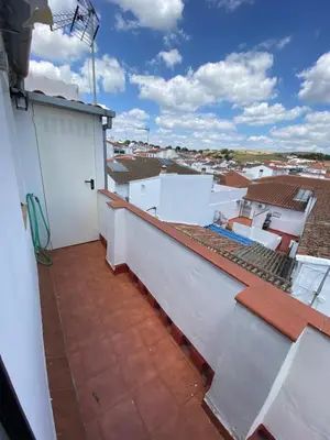 Un balcón o terraza de APARTAMENTO RURAL CASA MONTE