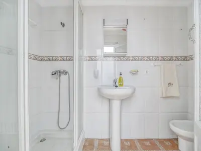 Un baño de Holiday Home in Villanueva near El Terril Peak