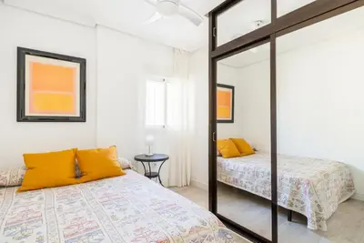 Cama o camas de una habitación en Apartamento amplio con 4 habitaciones y 2 baños - Great apartment with 4 rooms - 2 baths