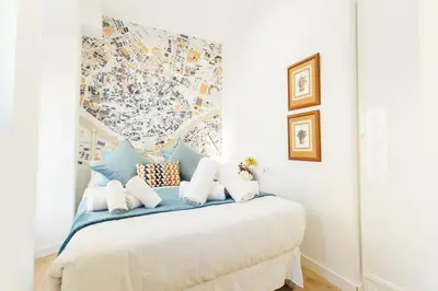 Cama o camas de una habitación en Bright stylish 2BD 2BTH - Seville center