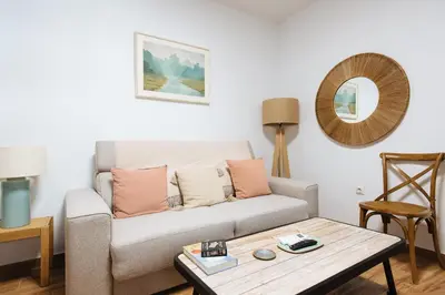 Zona de estar de Aitana's Retreat with charming garden