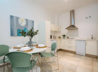 Una cocina o zona de cocina en Lanza Suite Apartment