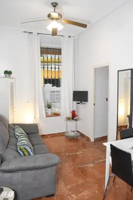 Una televisión o centro de entretenimiento en Apartamento Descalzos