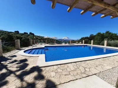 Piscina en o cerca de Hacienda la buena vida B&B en appartementen casita almendas