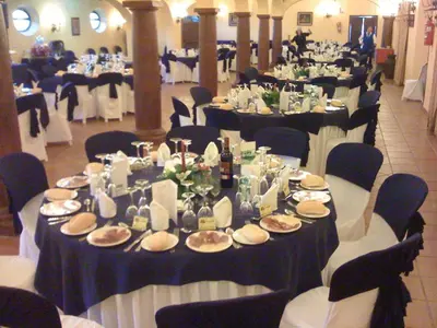 Un restaurante o sitio para comer en Charming House in Hornachuelos with Shared Pool