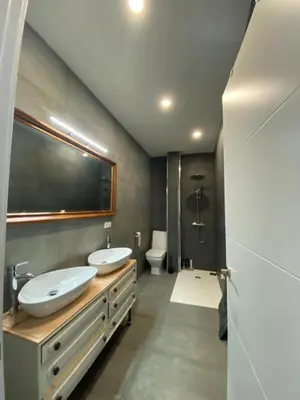 Un baño de CASA REFORMADA CON TERRAZA/WIFI/AIRE ACONDICIONADO