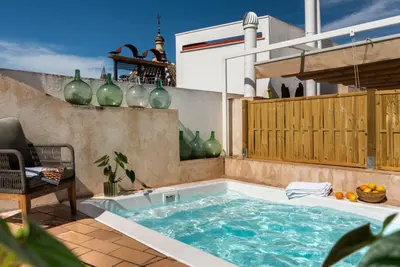 Piscina en o cerca de Casa Sevilla 1855 Suites by Época
