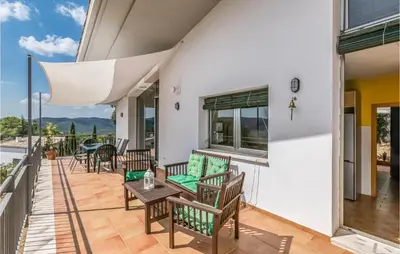 Un balcón o terraza de Stunning Home In Villaharta