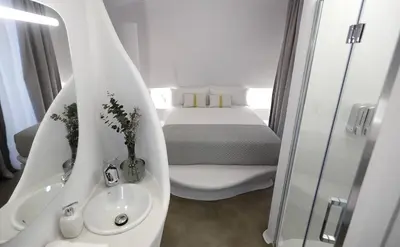 Un baño de Hotel Suite Generis