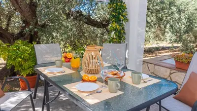 Comida en o cerca de esta villa