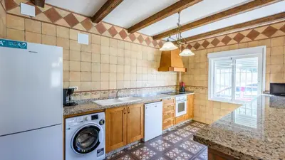 Una cocina o zona de cocina en Casa La Molina Riogordo by Ruralidays