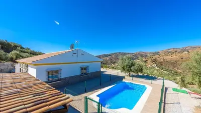 Piscina en o cerca de Casa La Molina Riogordo by Ruralidays