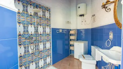 Un baño de Cortijo Los Mellizos Penaflor by Ruralidays