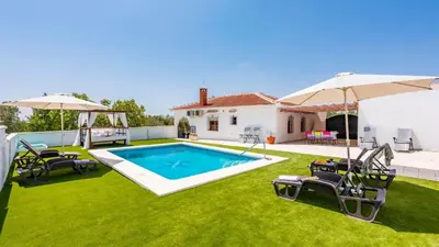 Piscina en o cerca de El Llano del Torcal Antequera - La Higuera by Ruralidays
