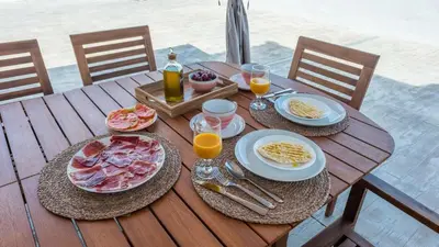 Comida en o cerca de esta villa