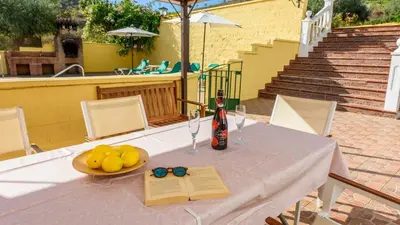 Un balcón o terraza de Villa Las Dehesas Casabermeja by Ruralidays