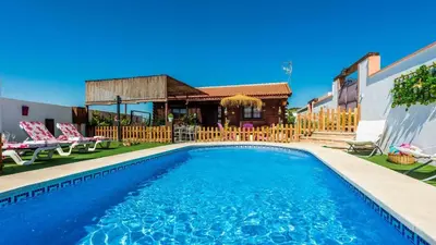 Piscina en o cerca de Casita de Madera Ardales by Ruralidays