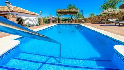 Piscina en o cerca de Mansion Piedras Blancas Colmenar by Ruralidays