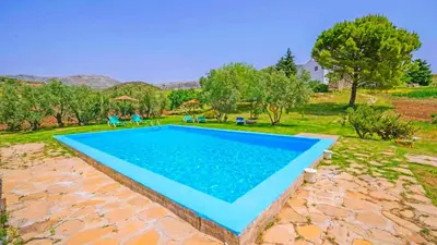 Piscina en o cerca de Cortijo La Monja Antequera - La Higuera by Ruralidays