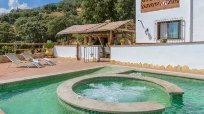 Piscina en o cerca de Villa Fraskito Iznajar by Ruralidays