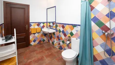 Un baño de La Sierrezuela Posadas by Ruralidays