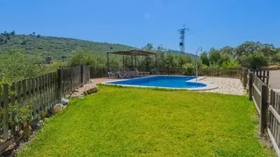 Piscina en o cerca de La Sierrezuela Posadas by Ruralidays