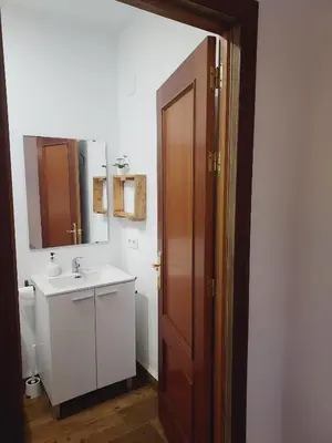 Un baño de LOS NOGALES