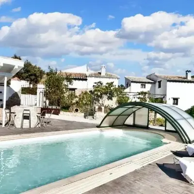 Elegant Villa in Granada with Pool and Garden