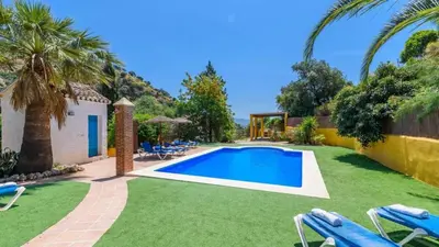 Piscina en o cerca de Casa Rural La teja (Caminito del Rey)