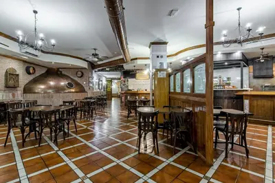 Un restaurante o sitio para comer en HOTEL DON RAMIRO